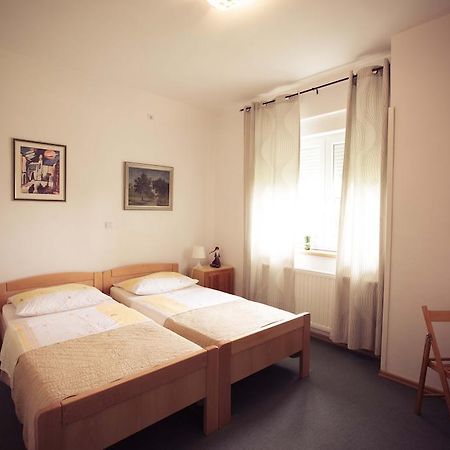 Rooms Medved Самобор Екстер'єр фото